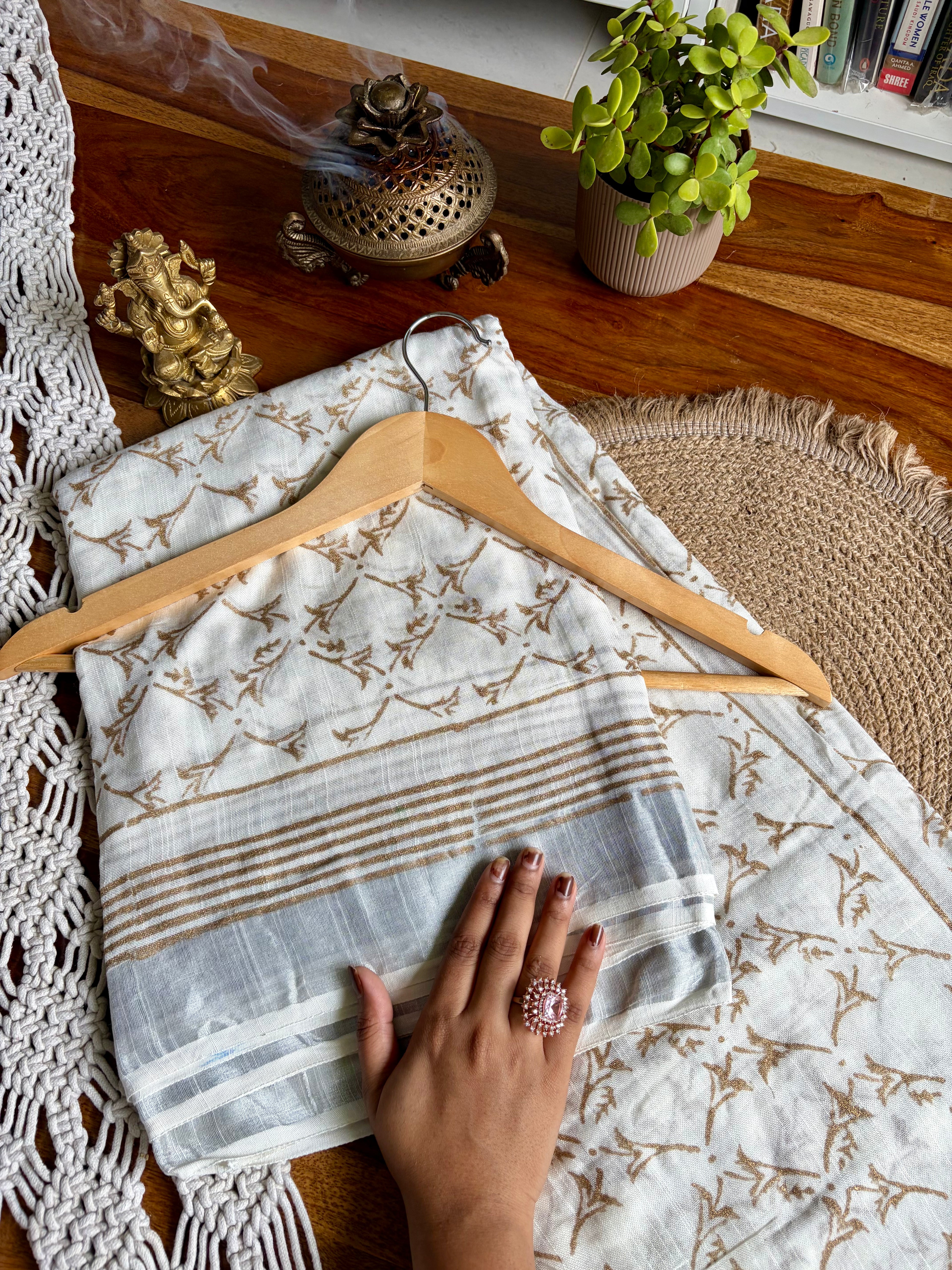 Bagru Soft Linen Saree – Chemical-Free Block Print-White