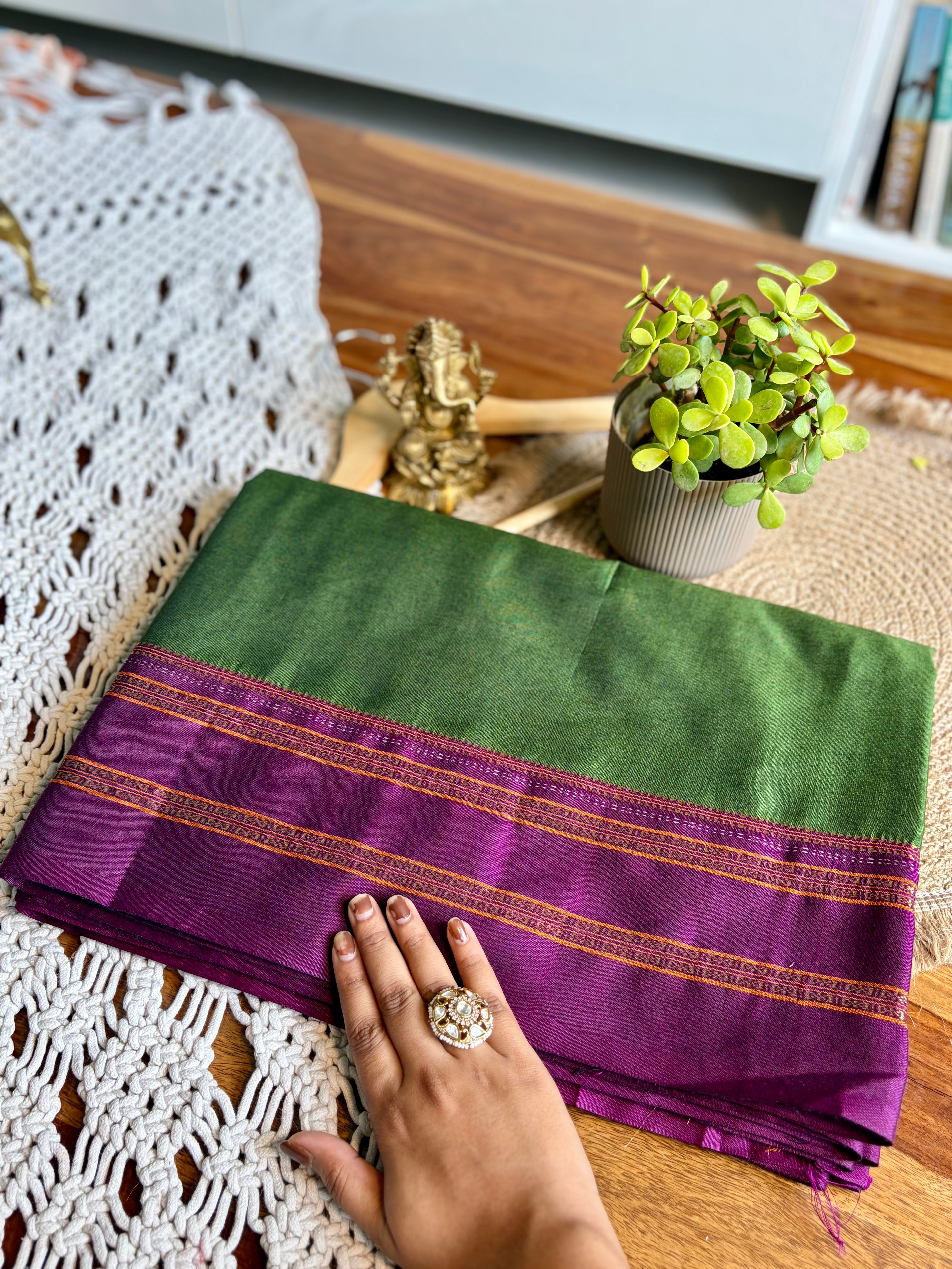Plain Semi-Silk Saree with Contrast Border-Green