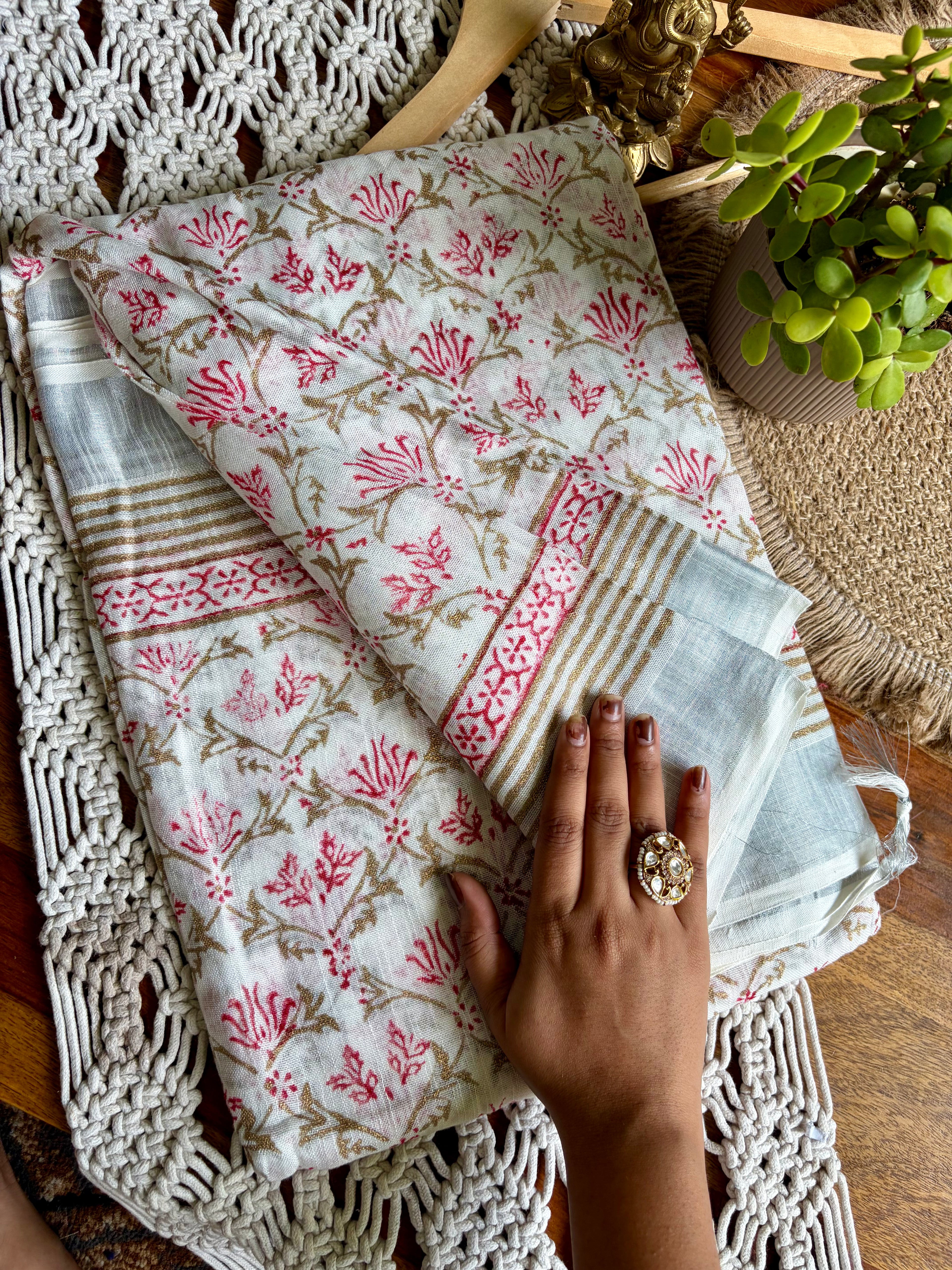 Bagru Soft Linen Saree – Chemical-Free-white